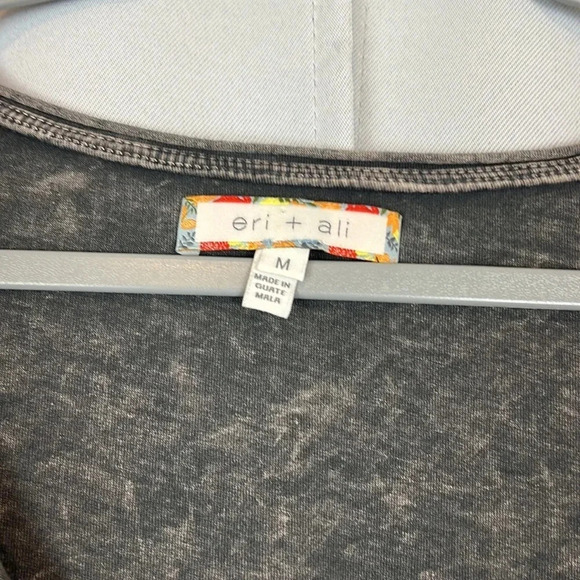 Anthropologie Eri + Ali V-Neck Short Sleeve Top Size M - Picture 5 of 7